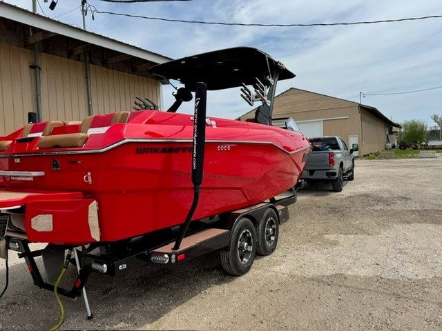 2022 Malibu Wakesetter 25 LSV