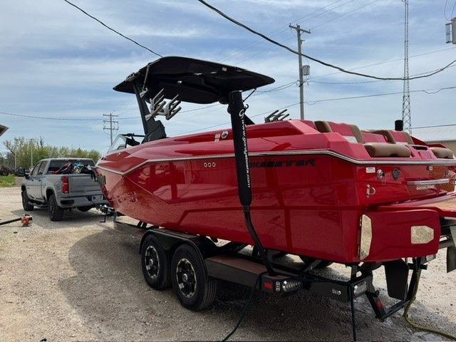 2022 Malibu Wakesetter 25 LSV