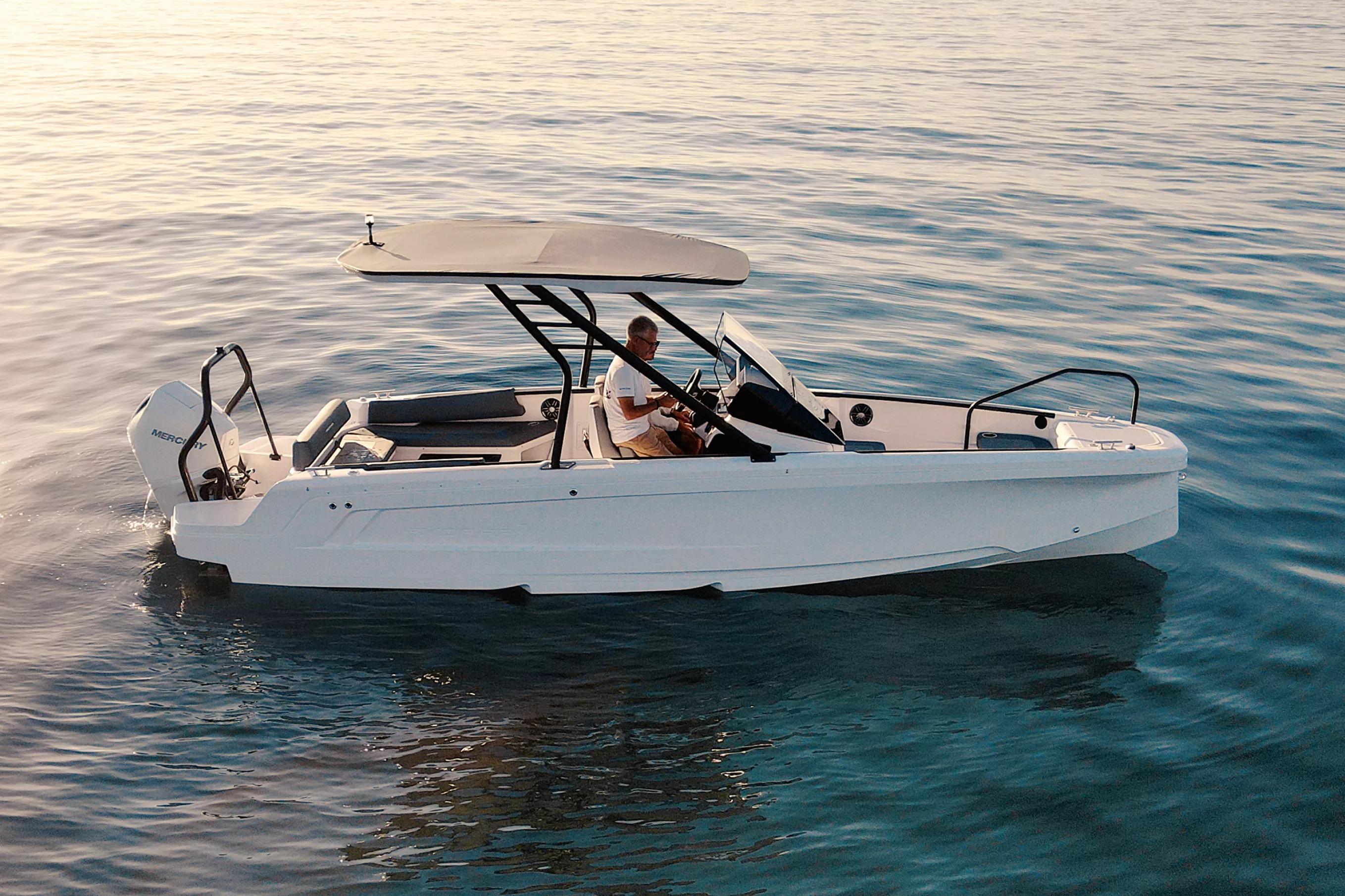 2023 Axopar 22 T-Top