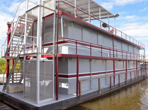 1975 Custom Houseboat