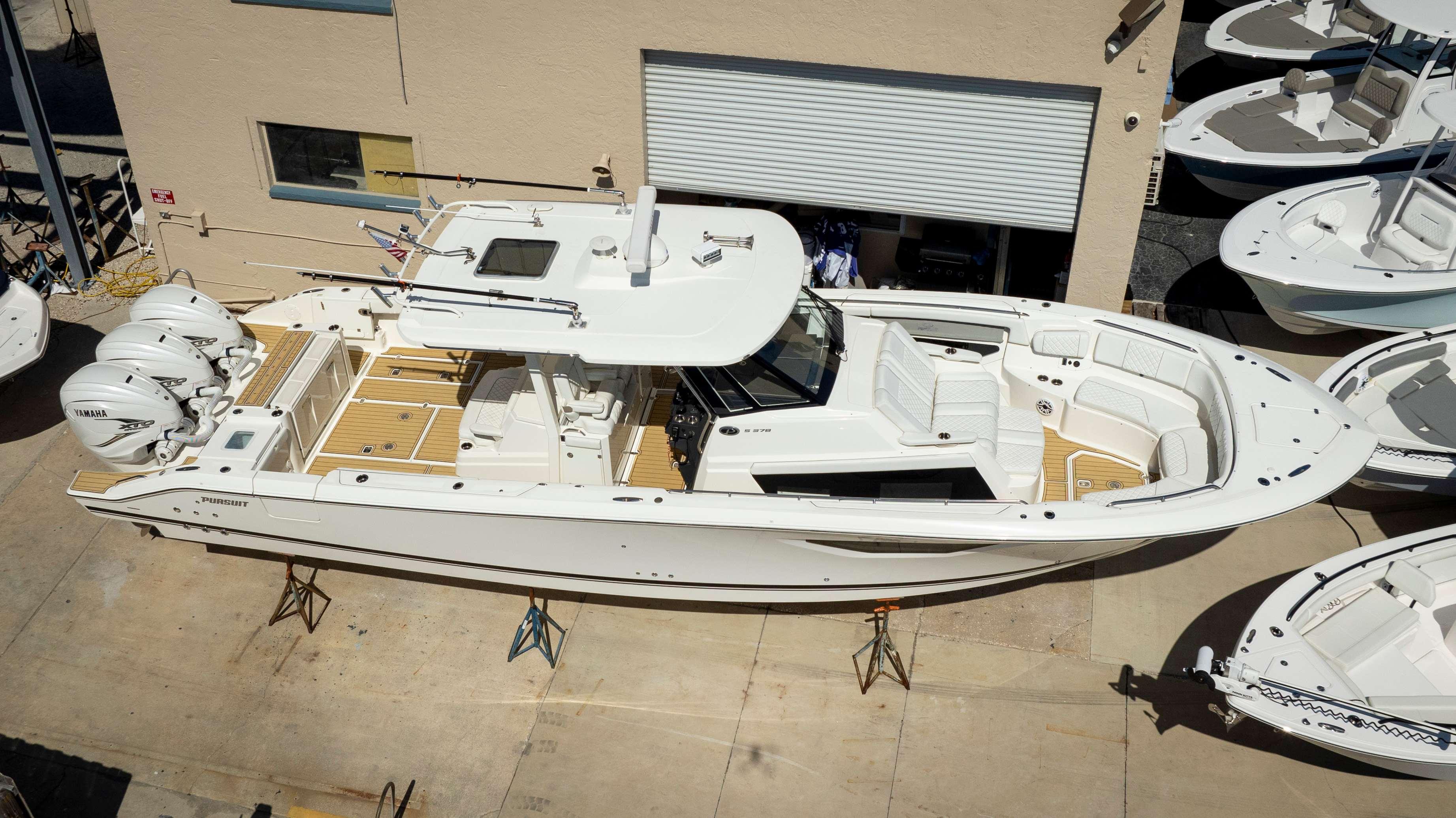 Pursuit S 378 Sport