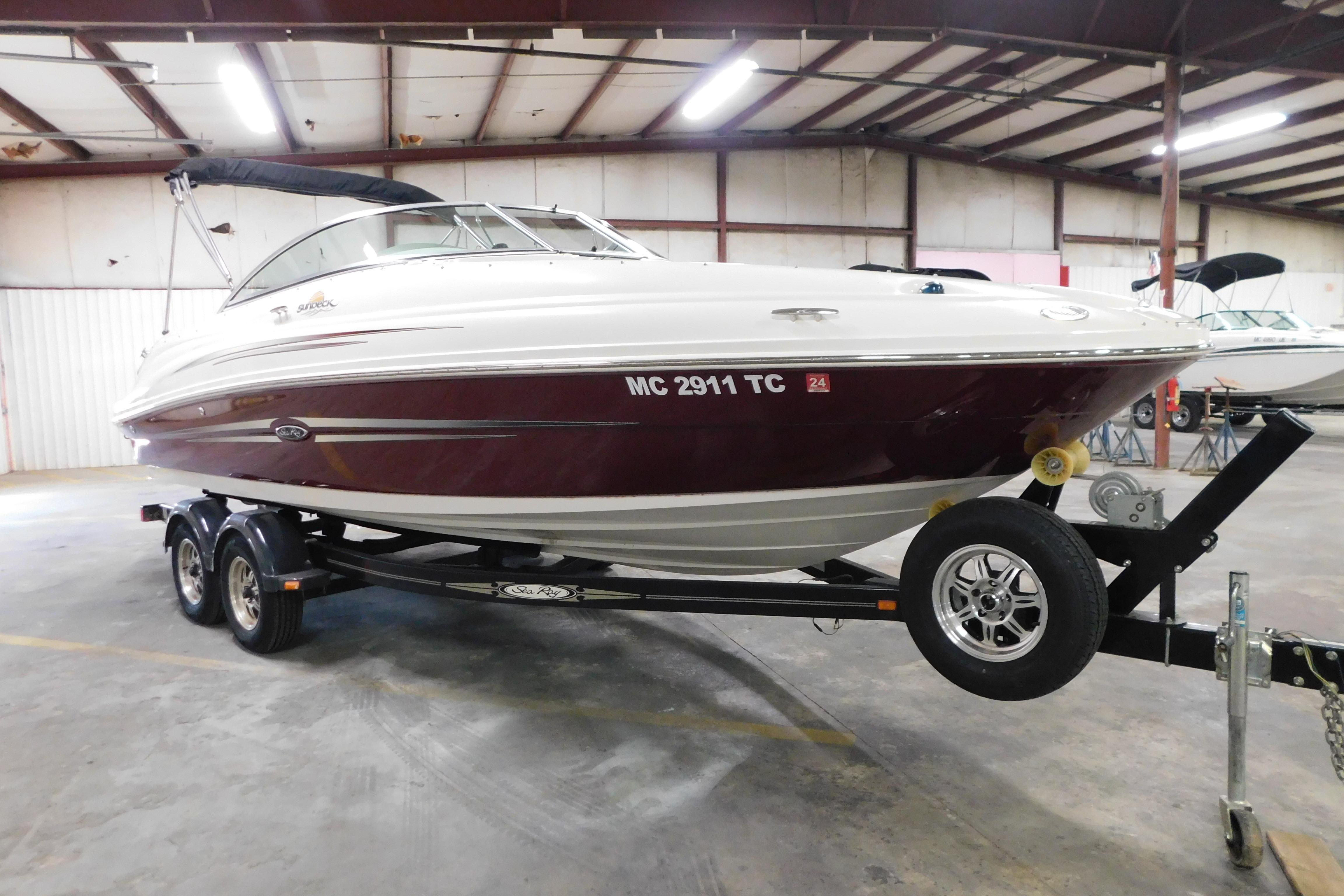 2007 Sea Ray 220 Sundeck