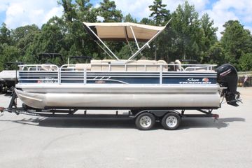 2023 Tracker FB 22