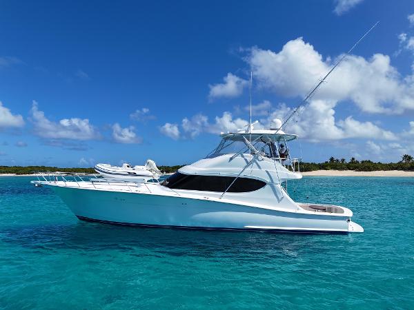 Hatteras GT60