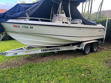 2008 Boston Whaler 210 Outrage