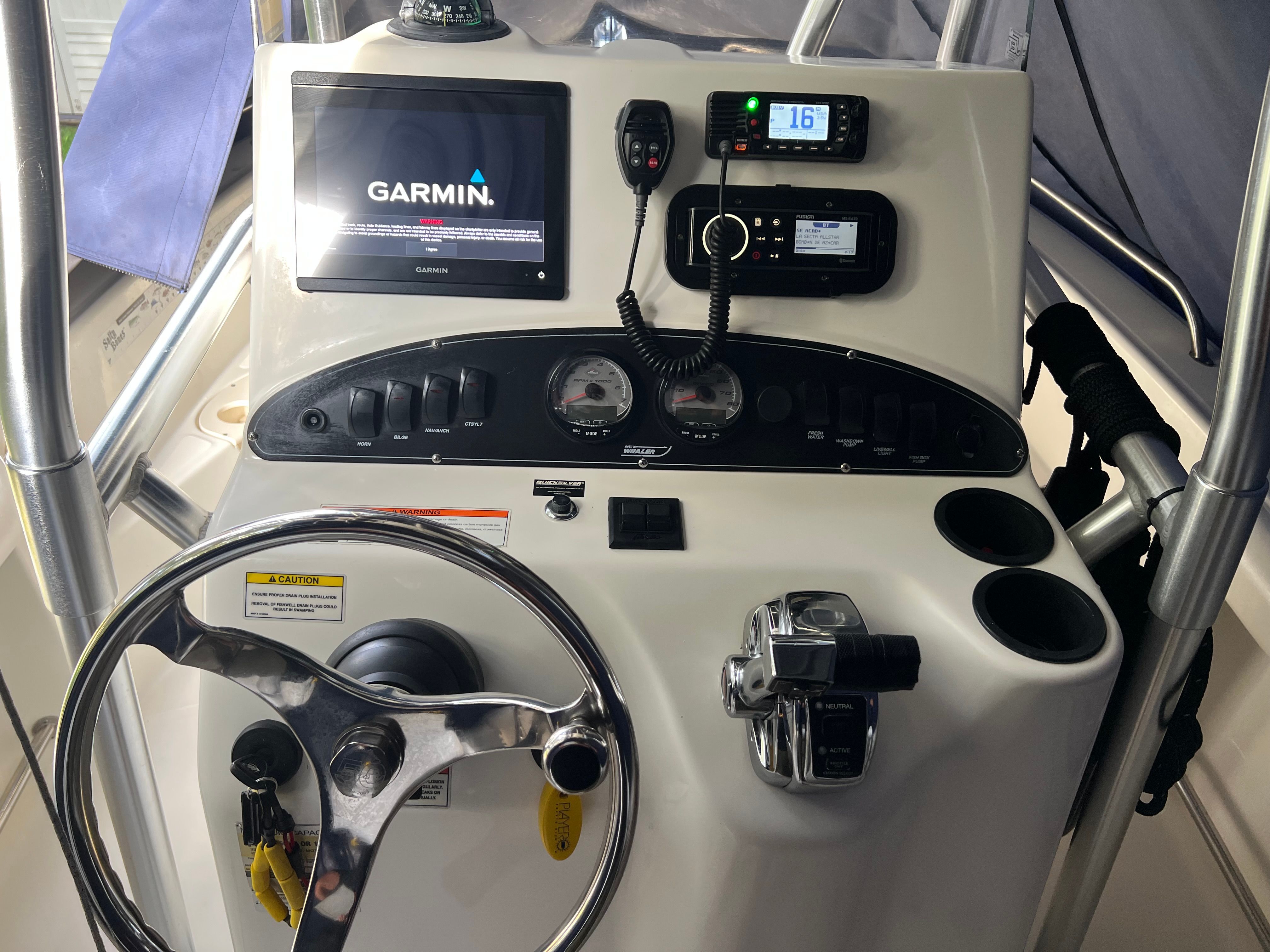 2008 Boston Whaler 210 Outrage