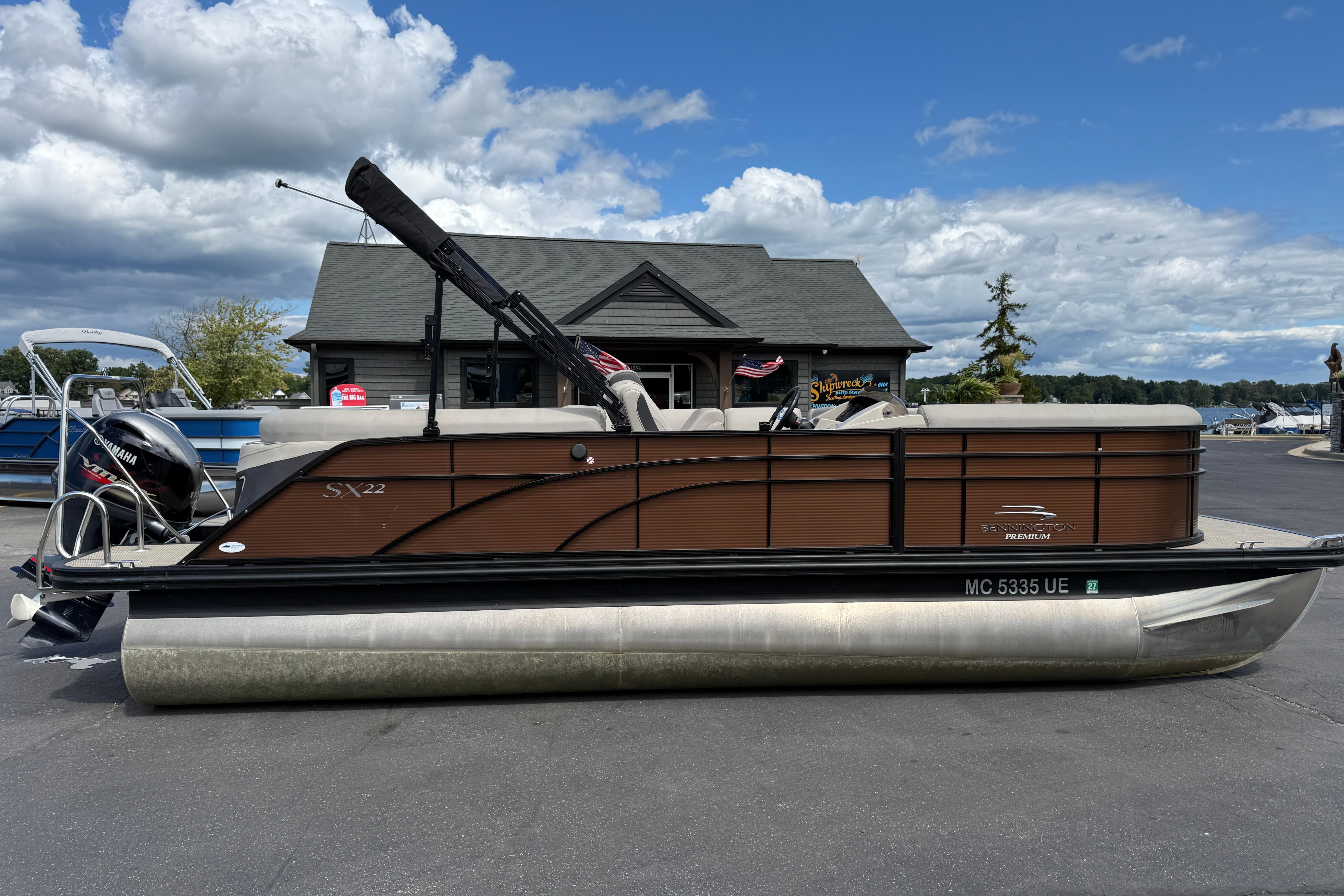 2019 Bennington 22SX Premier