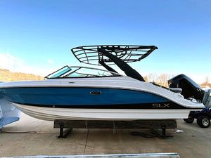 Sea Ray SLX 260 Outboard 2025 Sea Ray SLX 260 Outboard boat with sleek blue and white design.