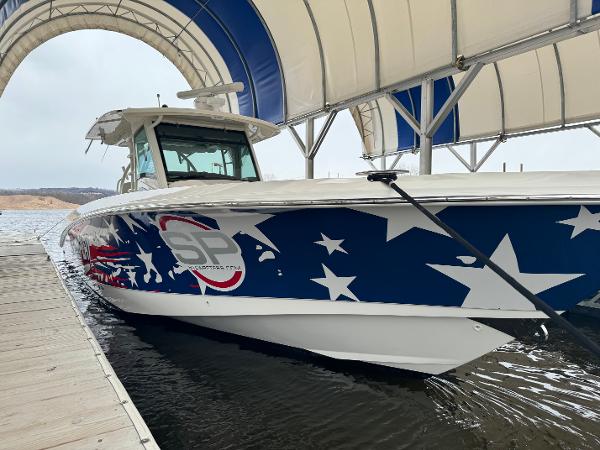 2015 Boston Whaler 370 Outrage