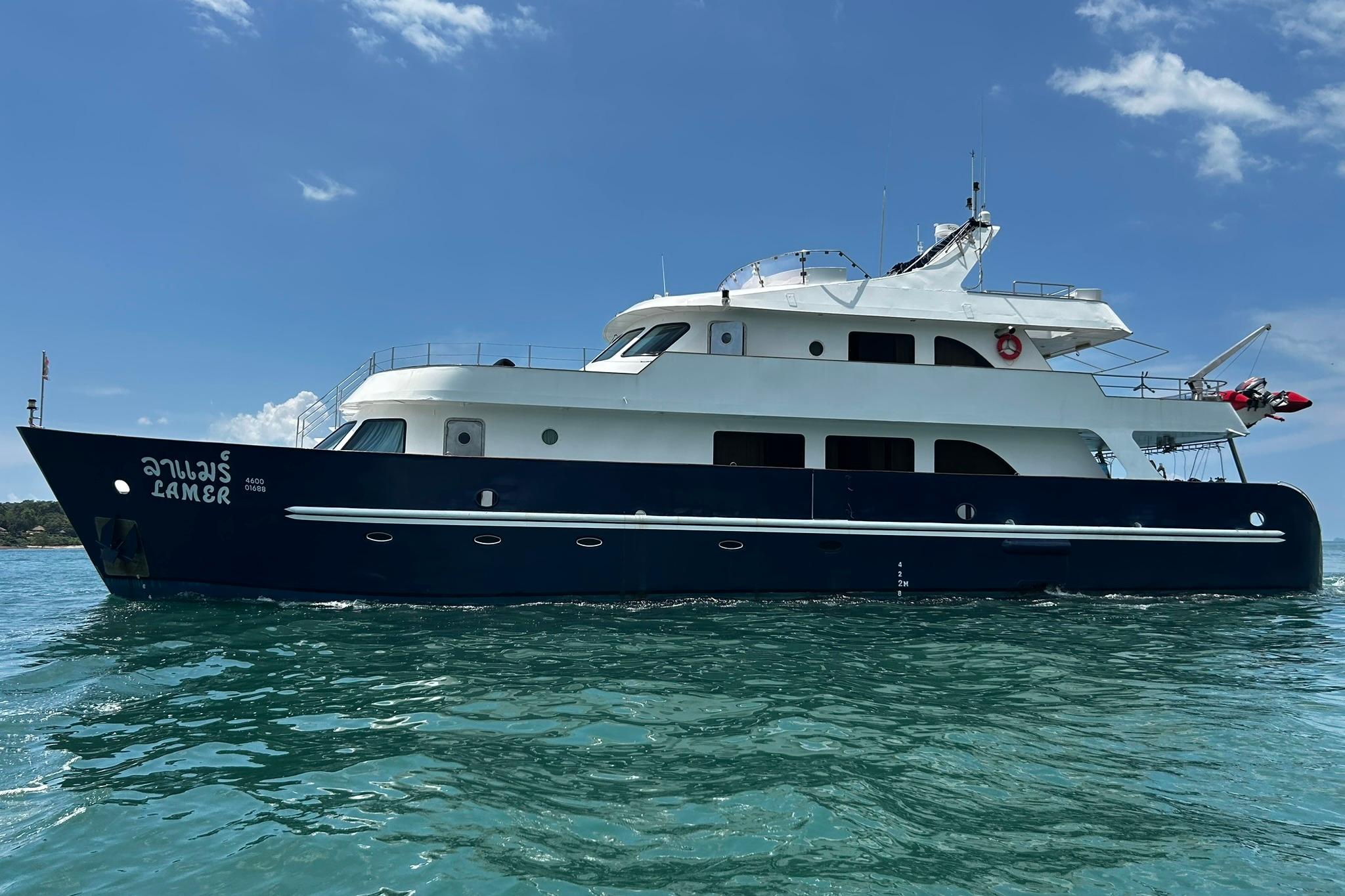 2003 Custom 28M