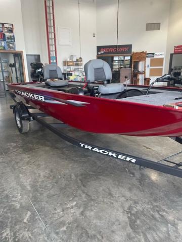 2025 Tracker PF 17