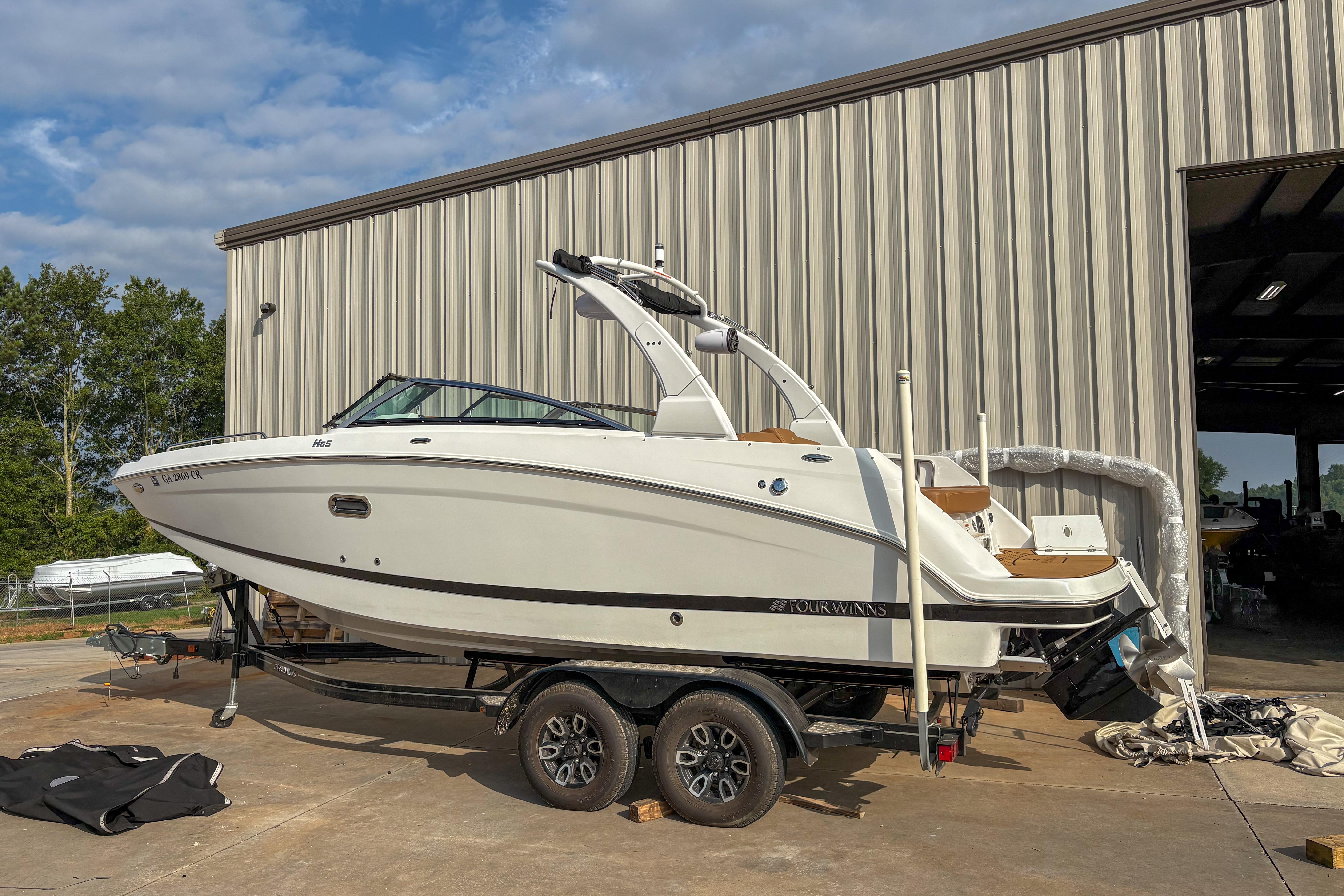 2022 Four Winns HD5