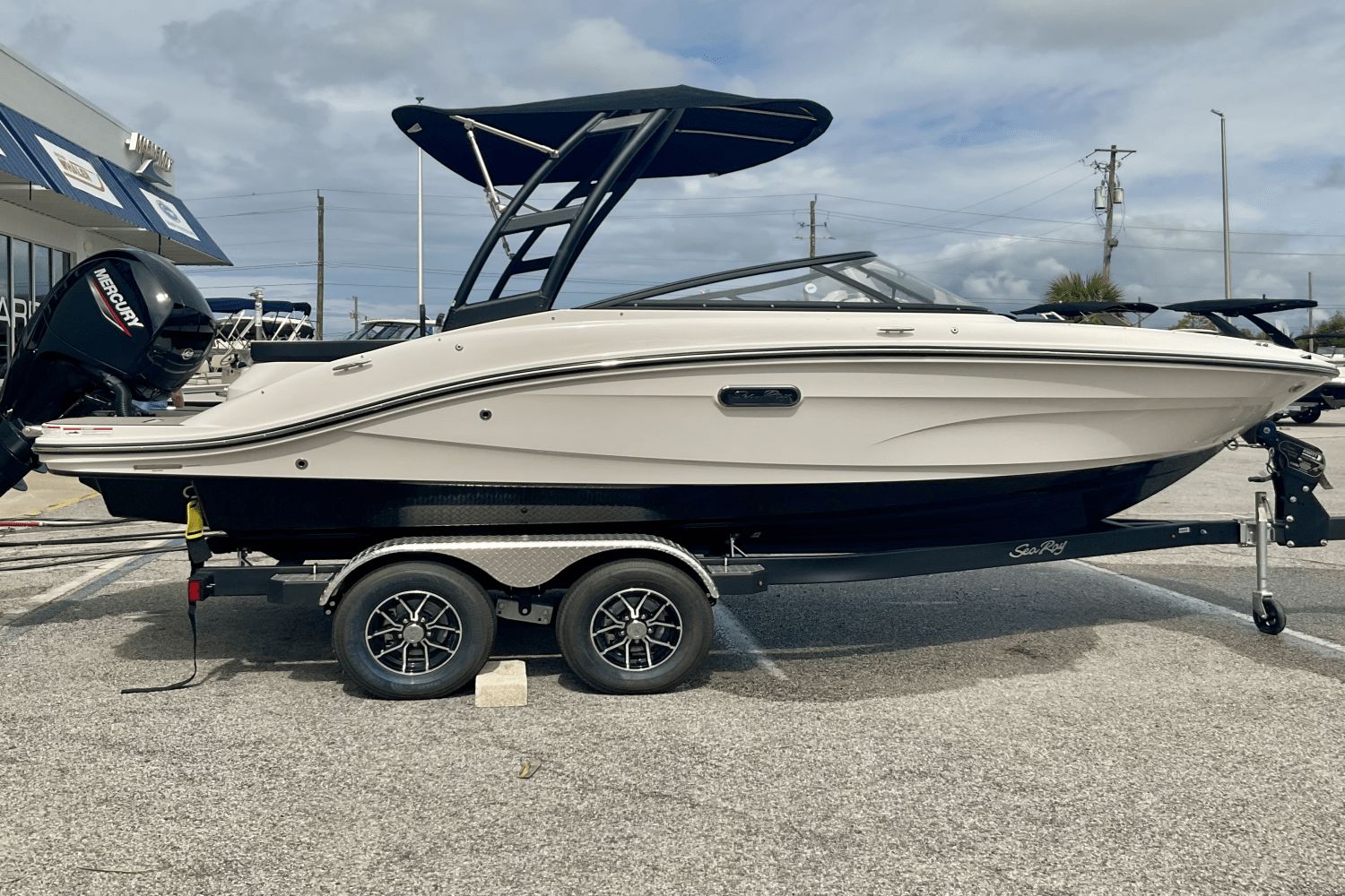 Sea Ray SPX 190 Outboard