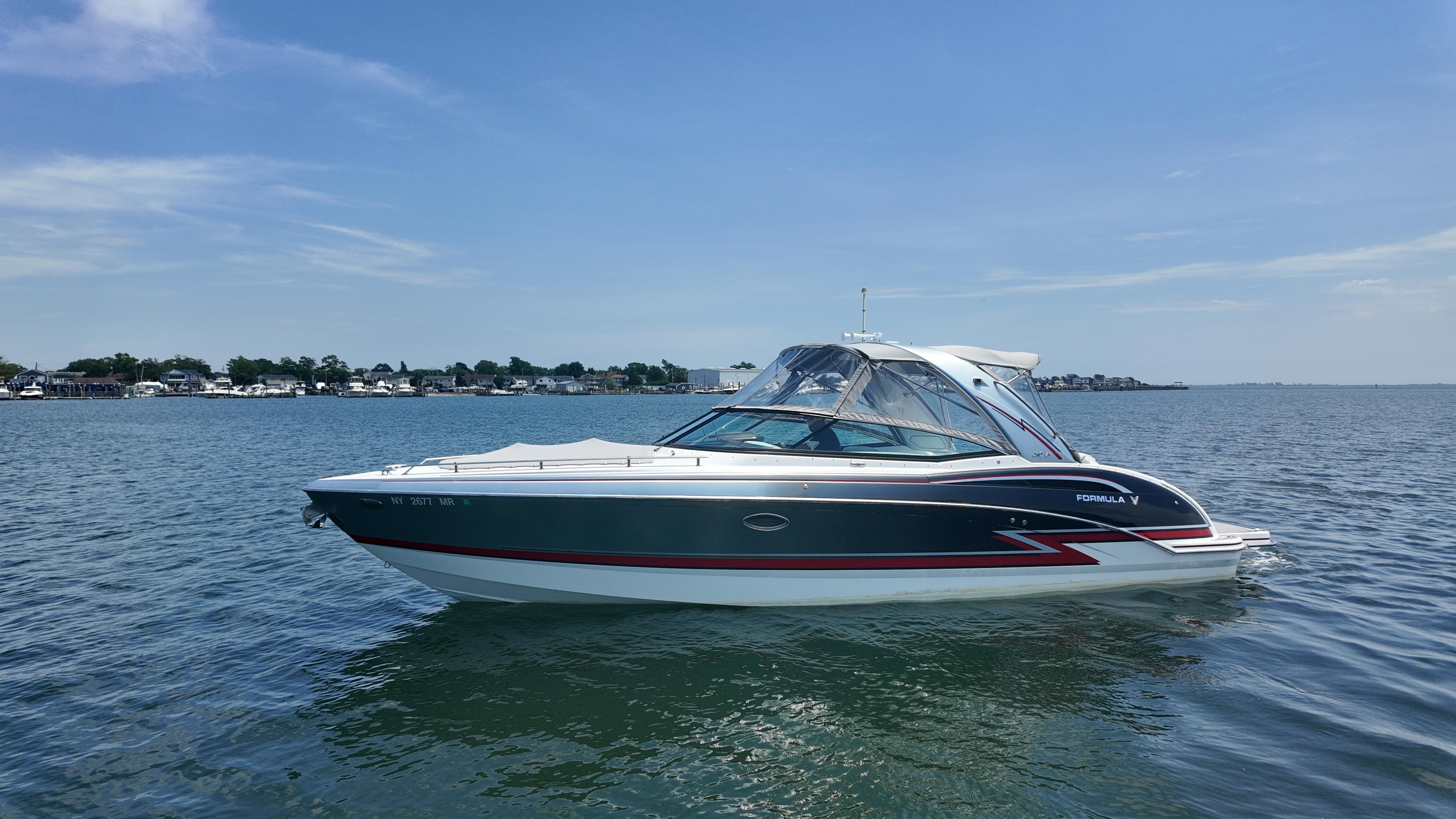 2018 Formula Bowrider 310