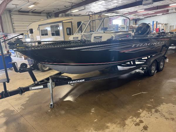 2018 Tracker Targa V-19 WT