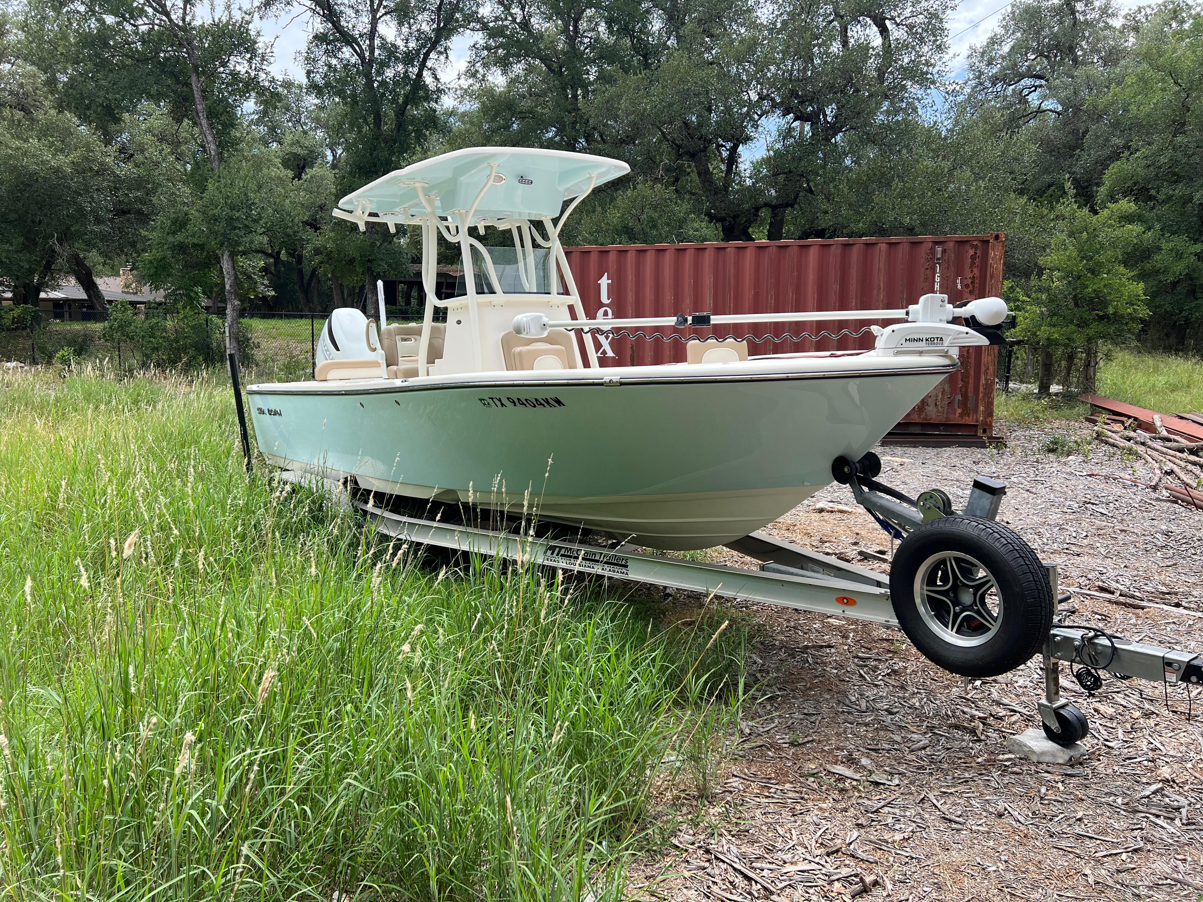 2023 Sea Born LX24 Center Console