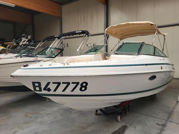 Chris-Craft Bowrider 210
