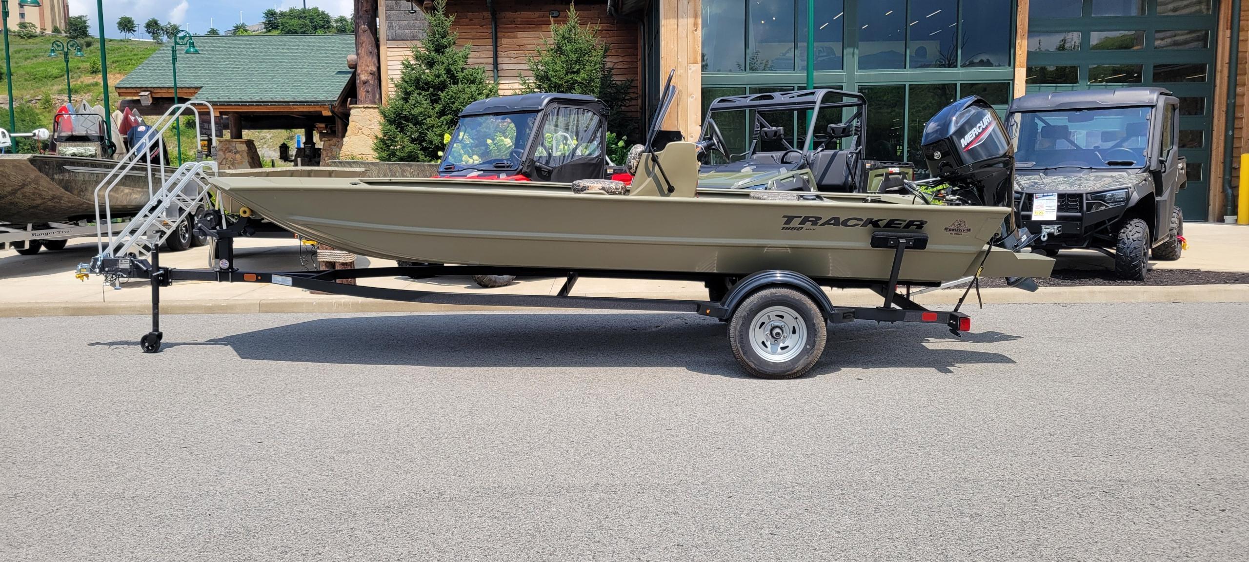 2025 Tracker Grizzly 1860 CC
