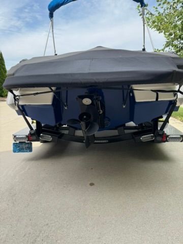 2019 Monterey 224FS