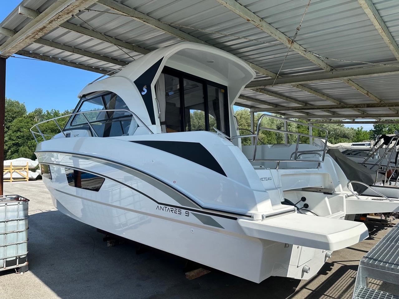 2025 Beneteau Antares 9