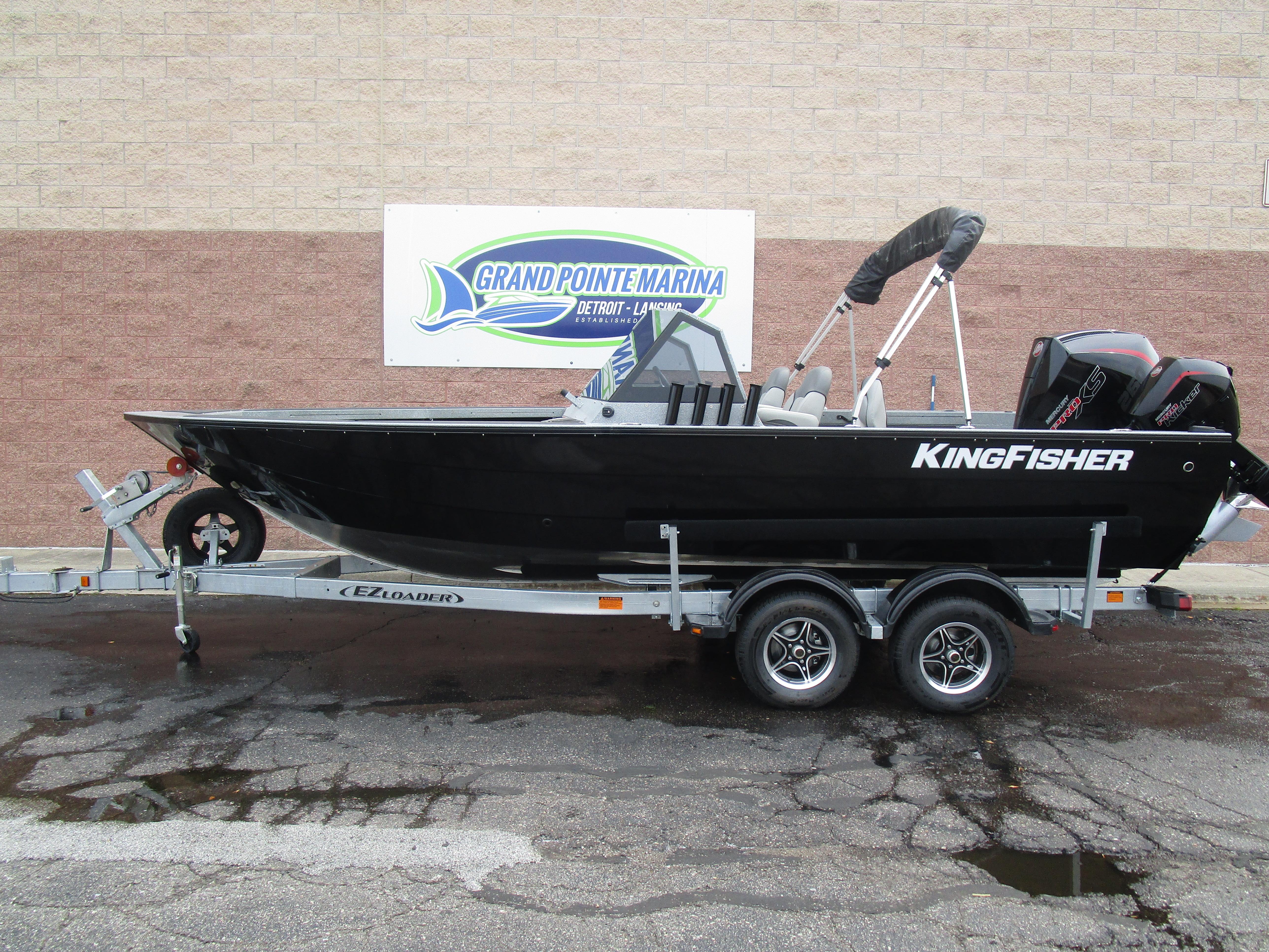 KingFisher 2125 Arrow Sport 2025 KingFisher 2125 Arrow Sport boat on trailer at Grand Pointe Marina.