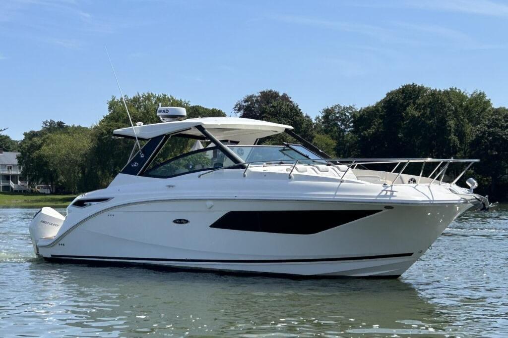 2020 Sea Ray Sundancer 320 Outboard