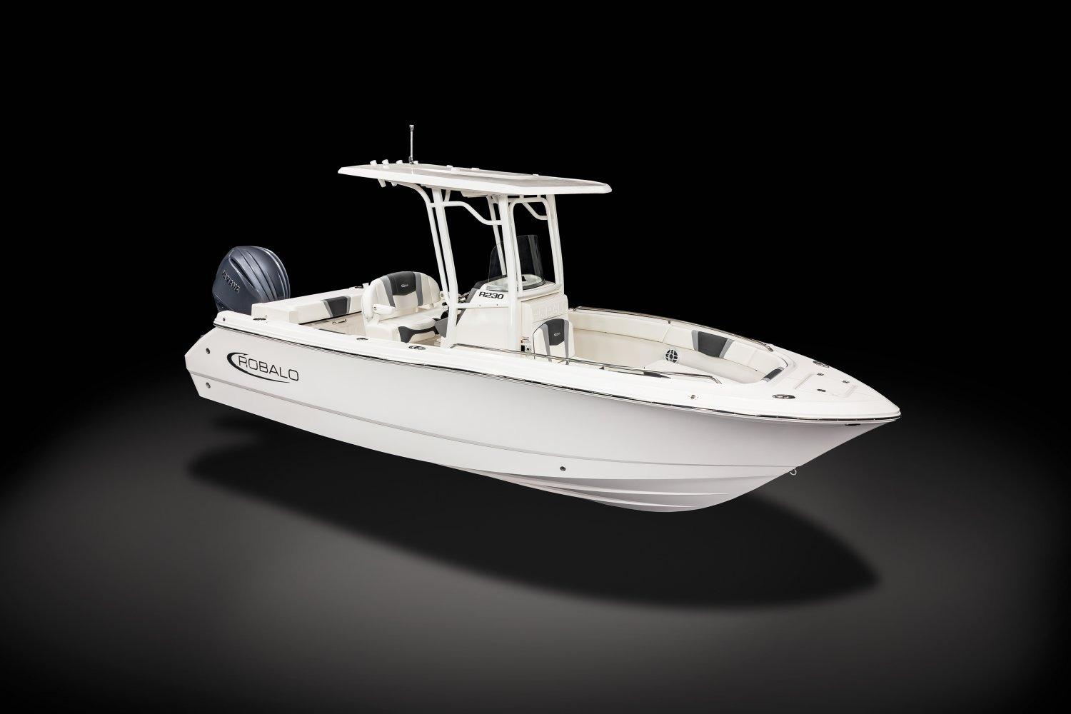 2026 Robalo R230 Center Console