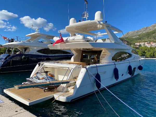 2008 Ferretti Yachts 780