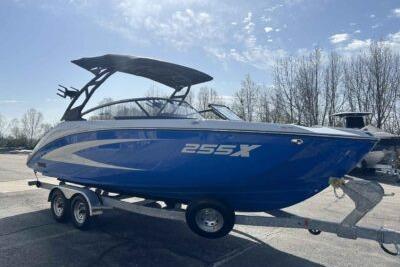 2025 Yamaha Boats 255XD