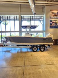 2025 Mako 214 Center Console