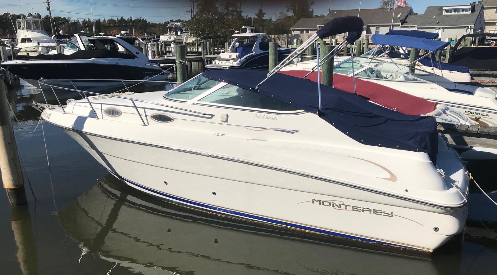 2000 Monterey 242 Cruiser