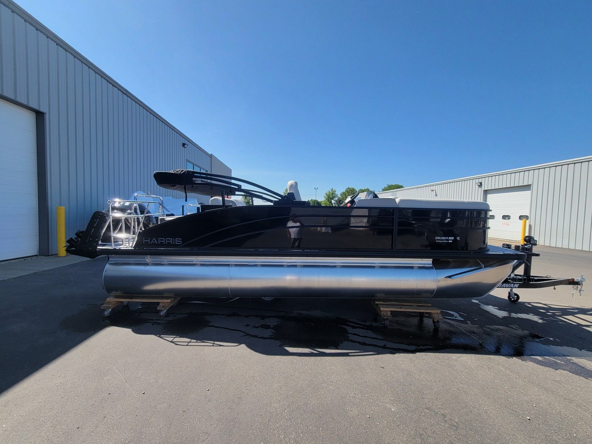 2025 Harris FloteBote Cruiser 210