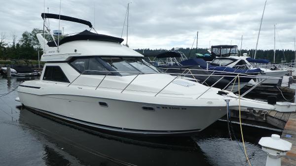 1996 Bayliner 3488 Avanti Command Bridge