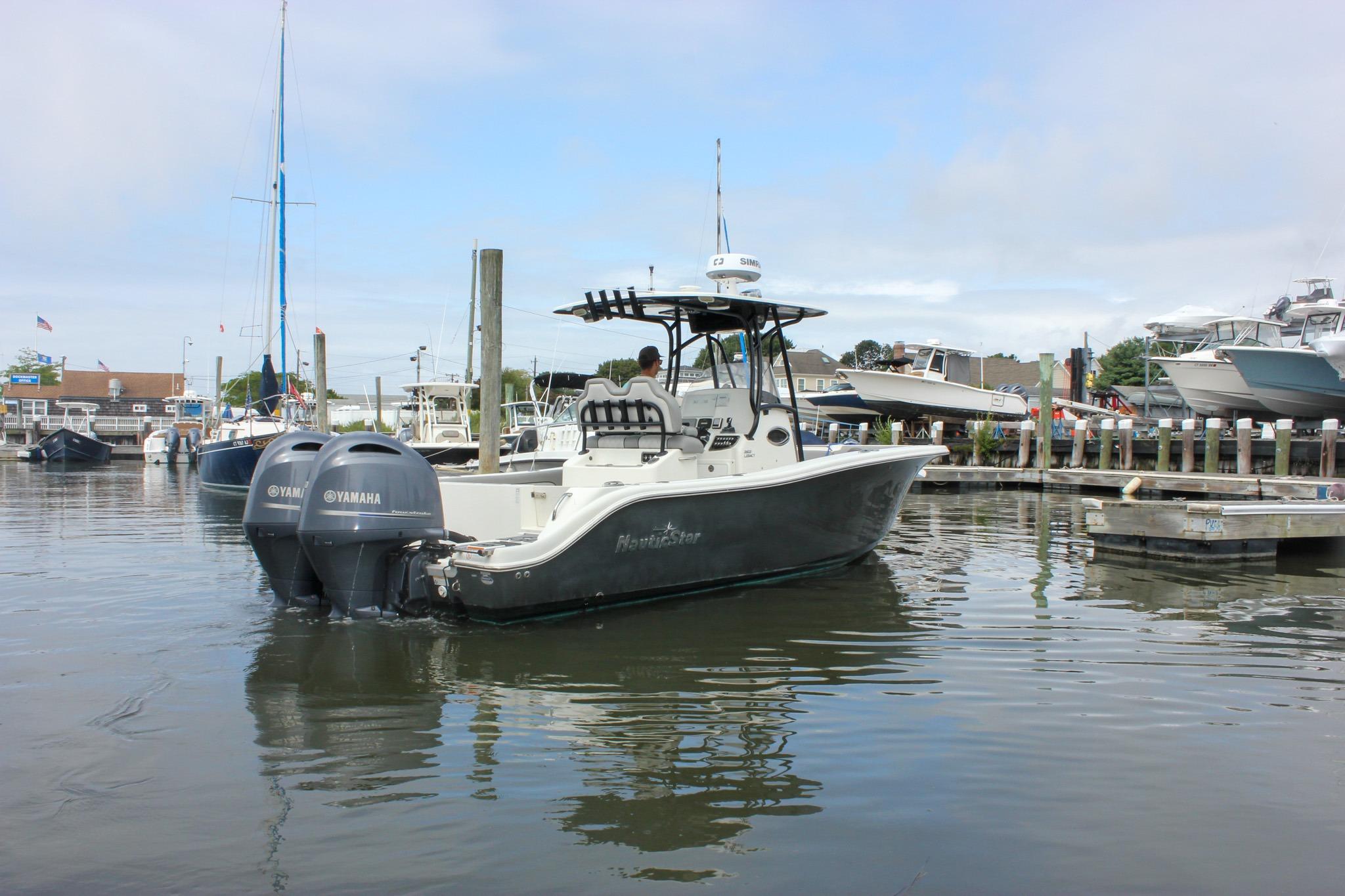 2017 NauticStar 2602 Legacy