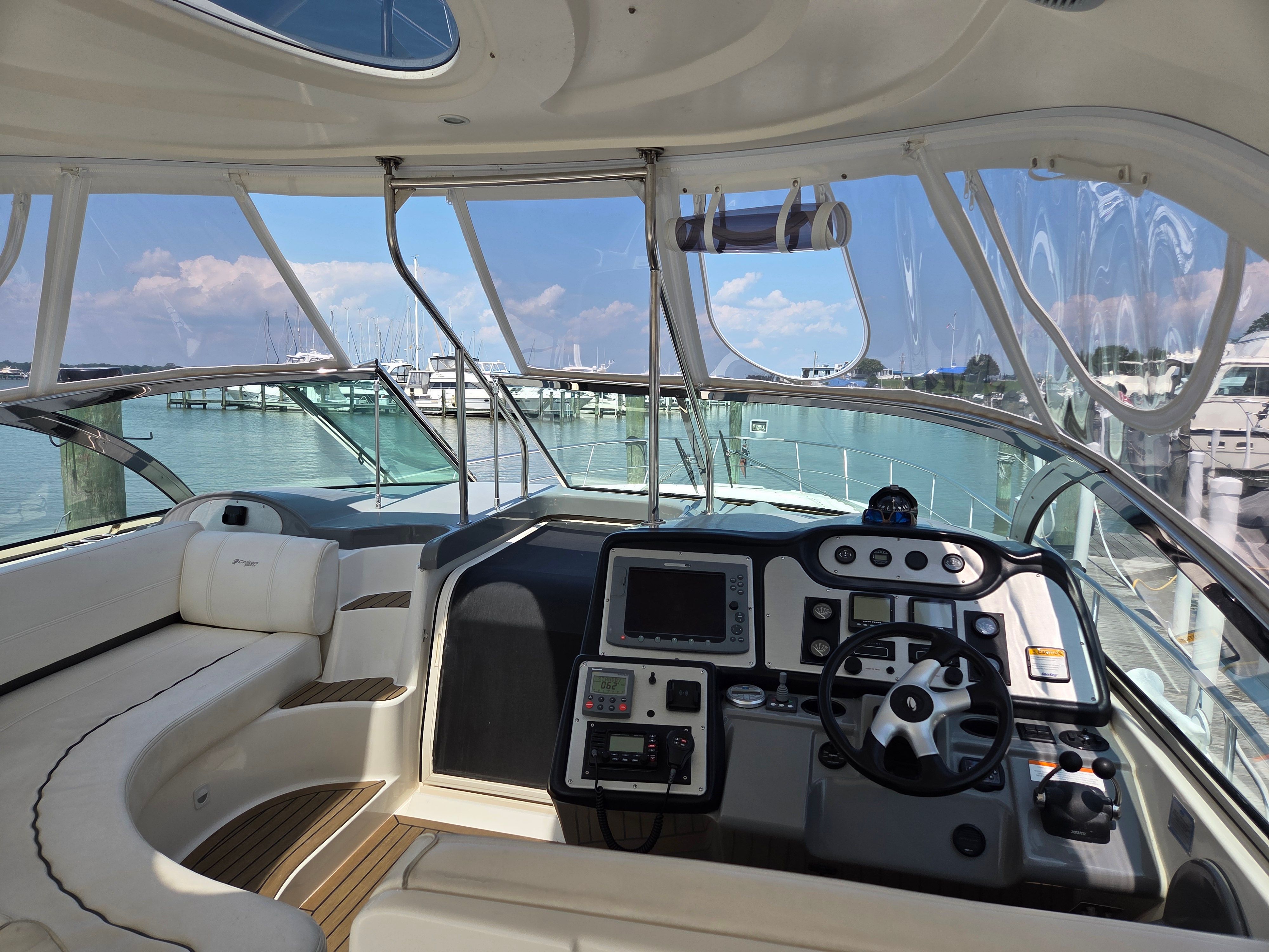 2006 Cruisers Yachts 460 Express