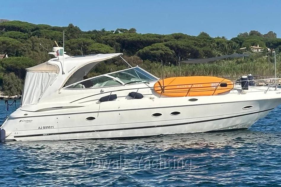 2003 Cruisers Yachts 440 Express