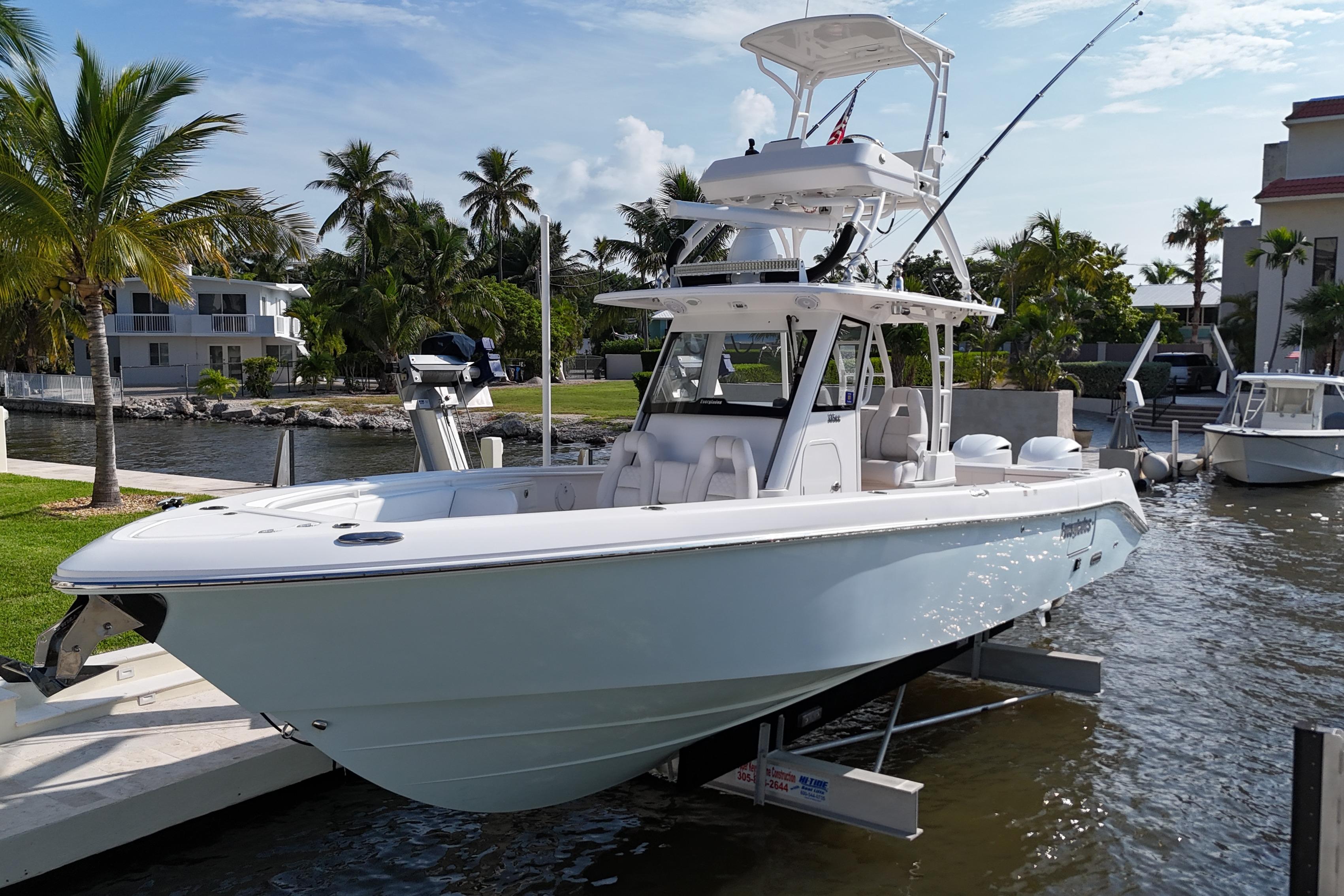 2018 Everglades 335 Center Console