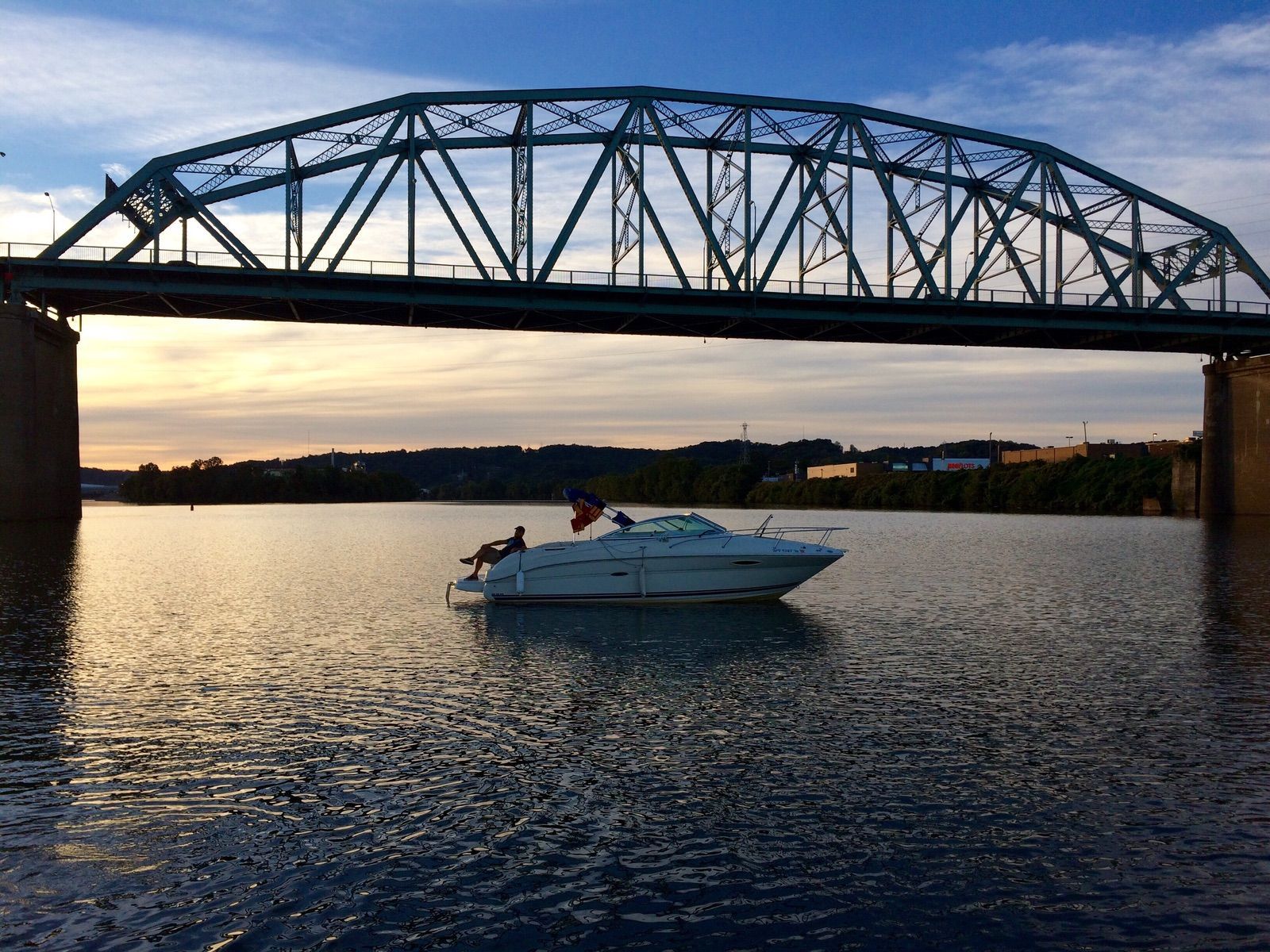 2004 Sea Ray 225 Weekender