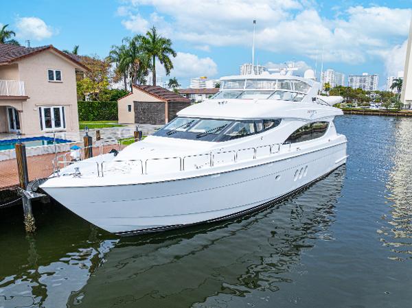 2005 Hatteras 80 Motor Yacht