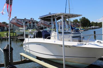 2009 Boston Whaler 220 Outrage