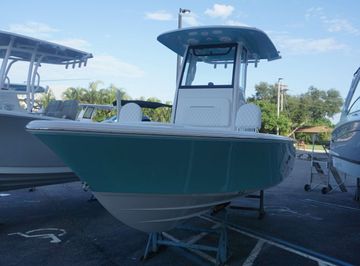 2025 Sportsman Masters 227 Bay Boat