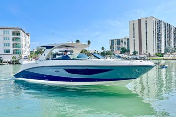 2024 Sea Ray SLX 350 Outboard