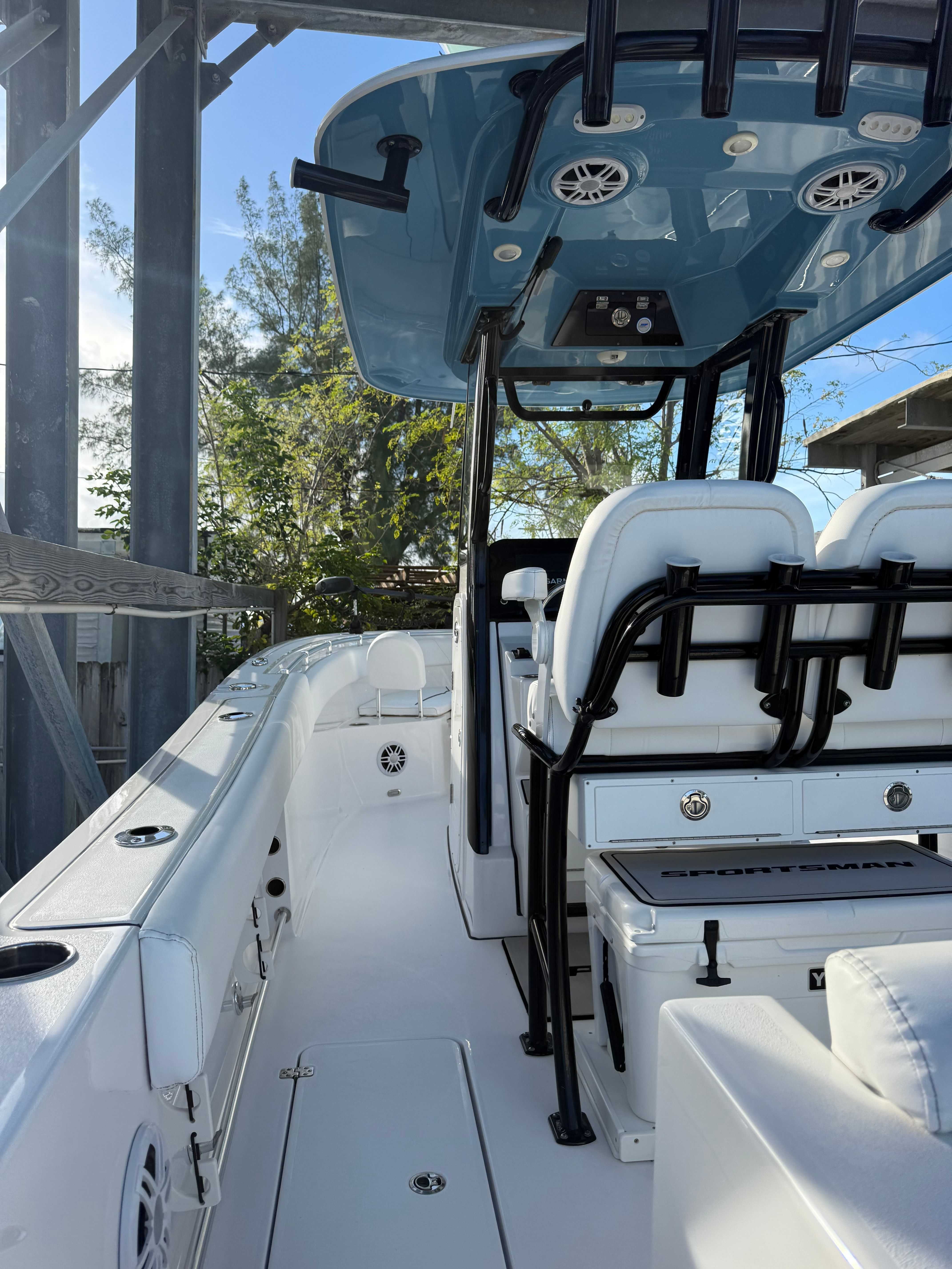 2024 Sportsman Open 252 Center Console