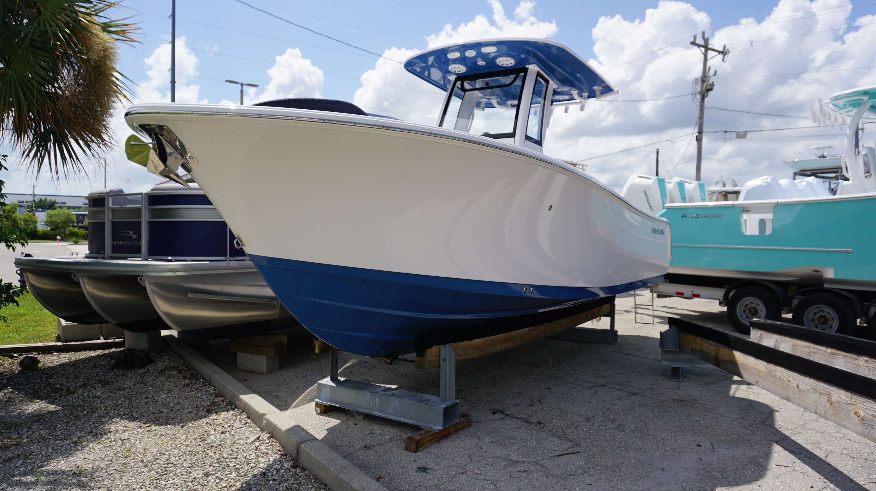 2025 Sportsman Open 232 Center Console