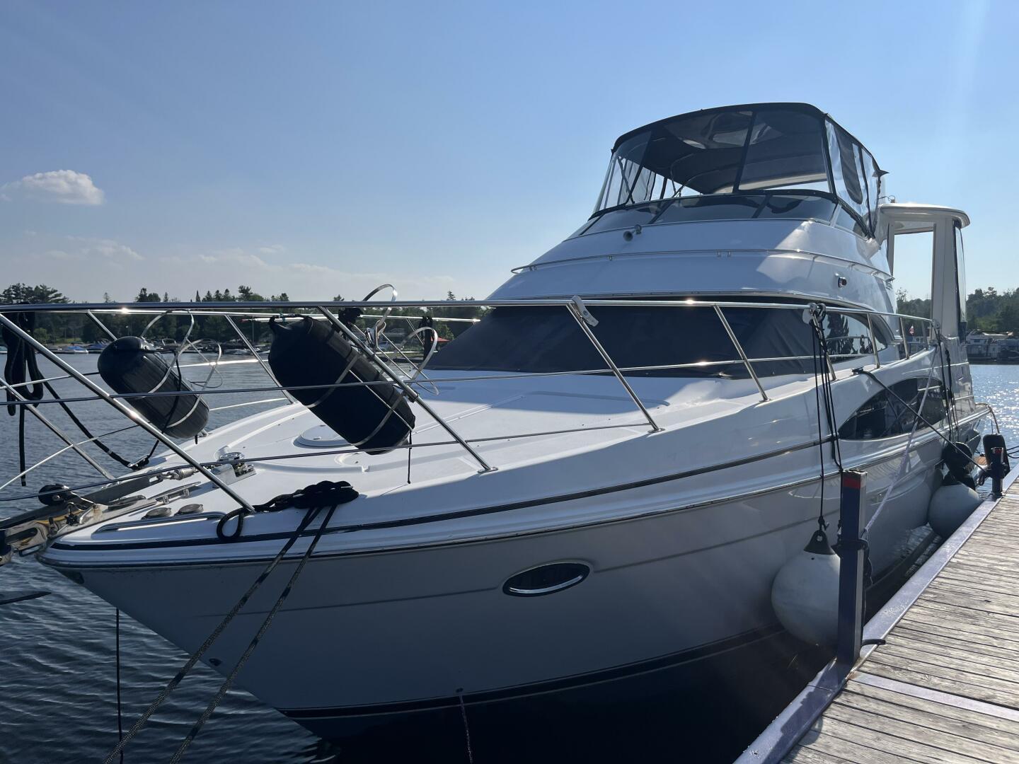 2003 Carver 444 Cockpit Motor Yacht