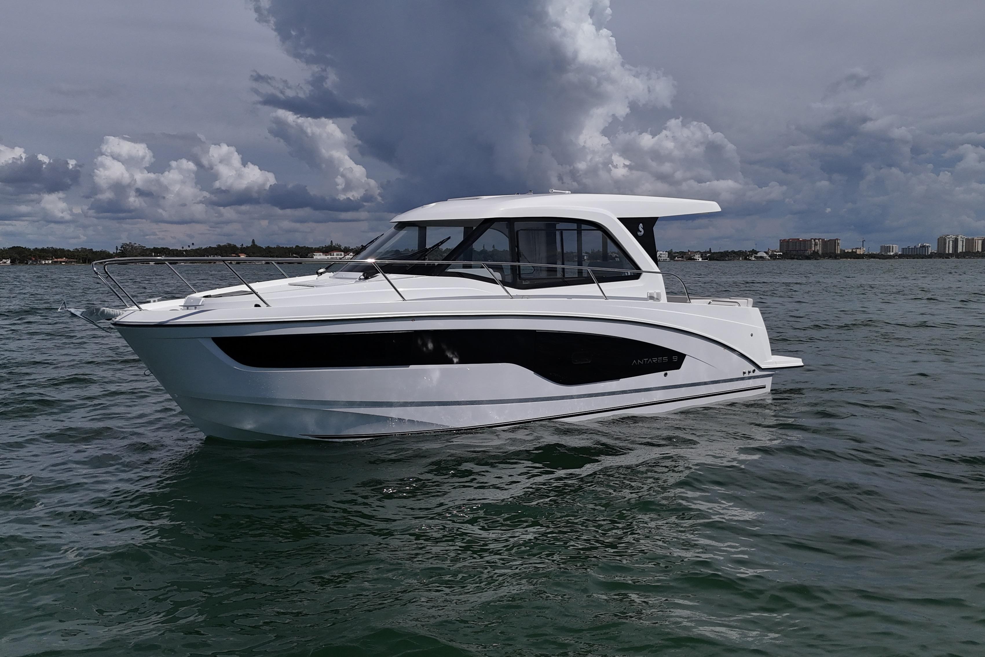 2026 Beneteau Antares 9 V2