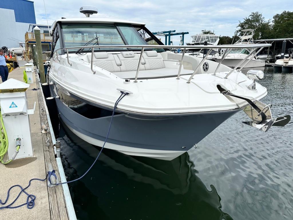 2024 Sea Ray 320 Sundancer
