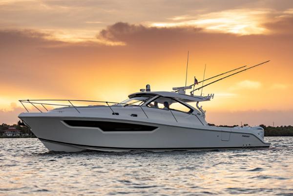 2025 Pursuit OS 405 Offshore