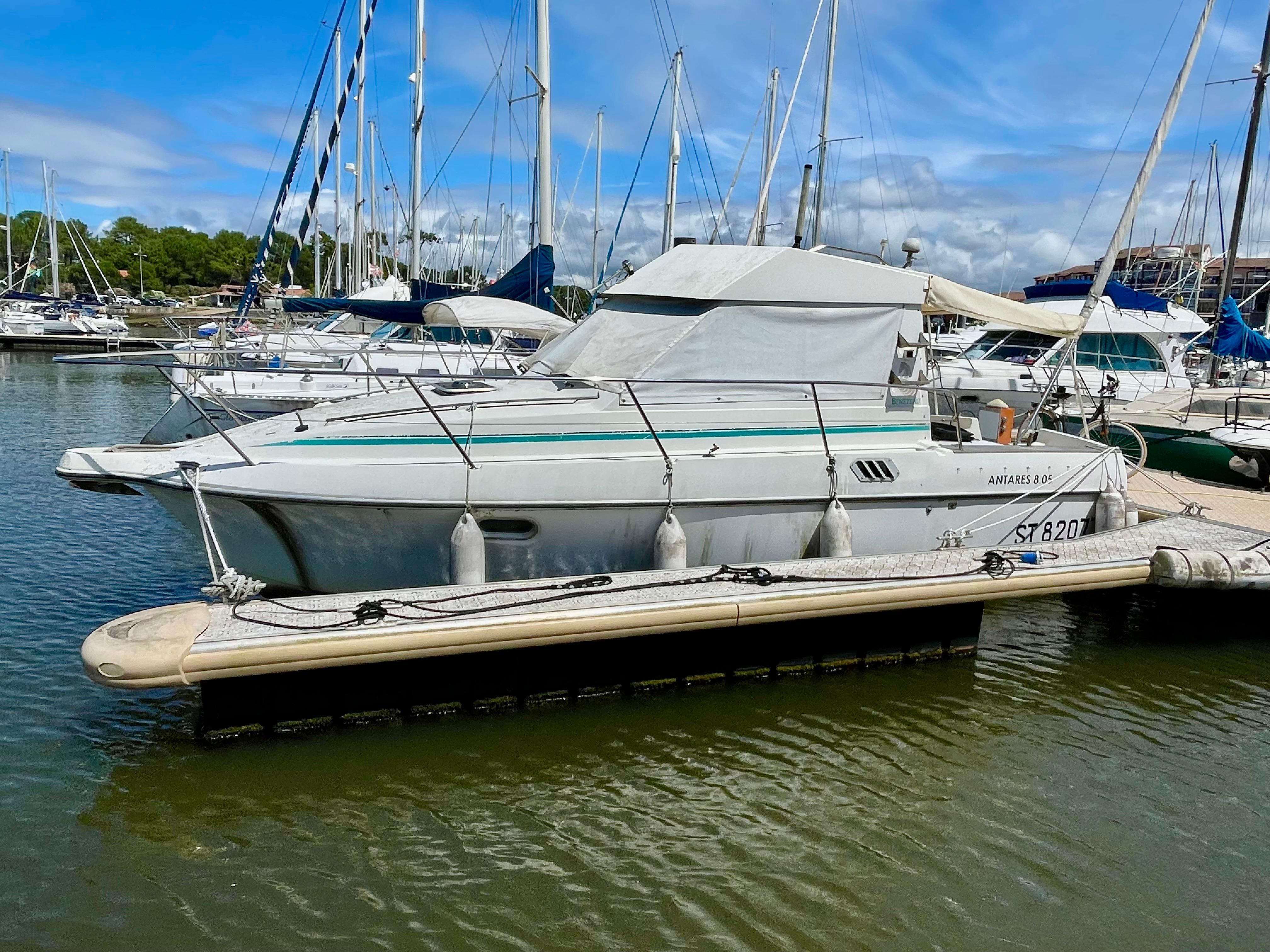1992 Beneteau Antares 805
