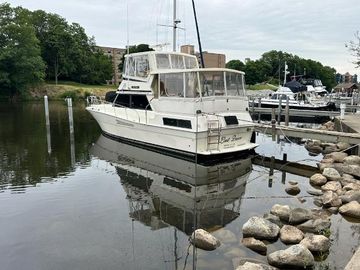 1989 Viking Boats 44 Motor Yacht